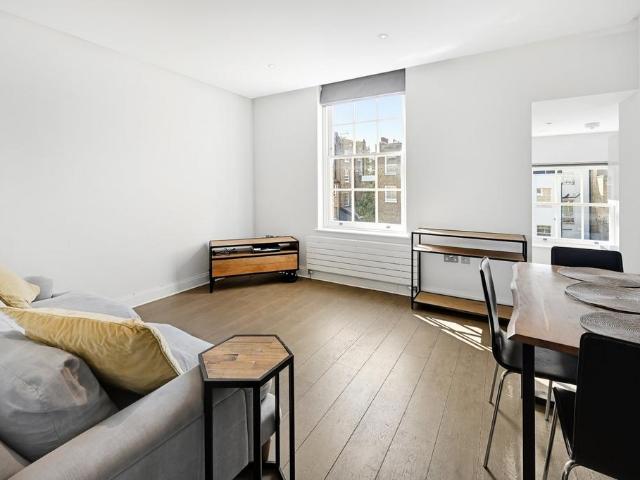 House for rent in Brompton, Greater London