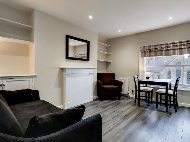 Apartment for rent in Brompton, Greater London