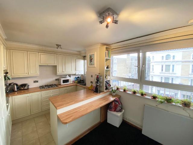 House for rent in Brompton, Greater London