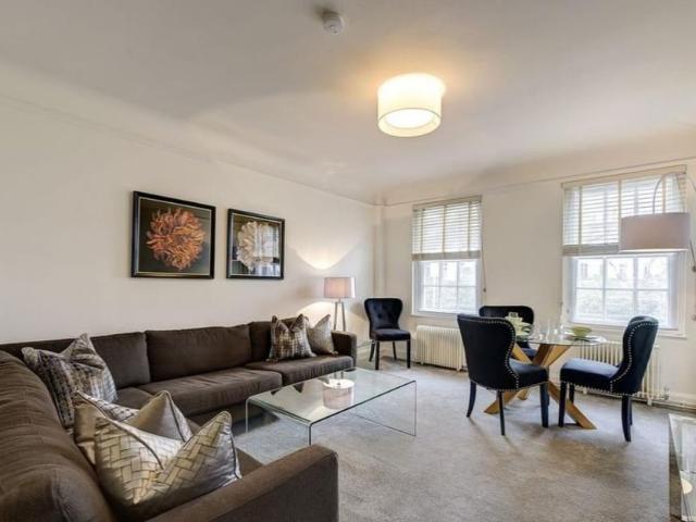 Apartment for rent in Brompton, Greater London