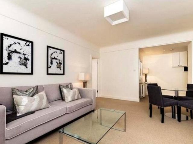Apartment for rent in Brompton, Greater London