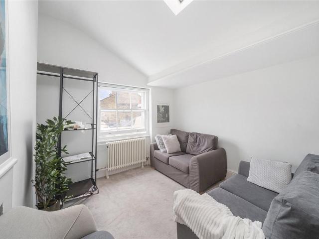 House for rent in Brompton, Greater London