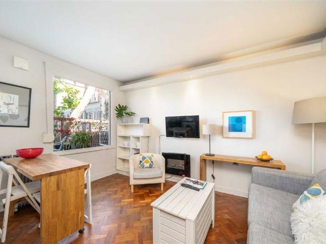 Apartment for rent in Brompton, Greater London