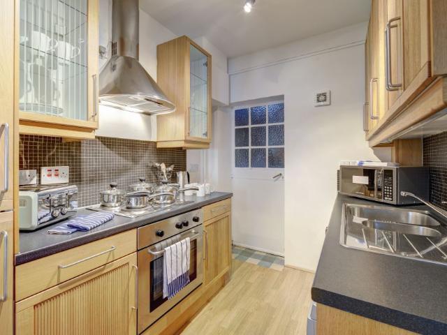 Apartment for rent in Brompton, Greater London