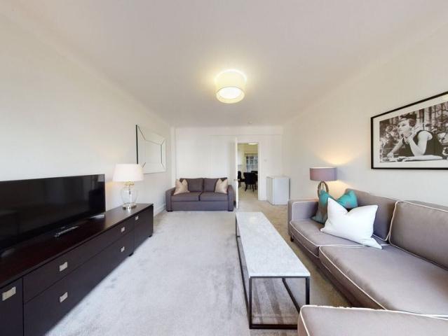 Apartment for rent in Brompton, Greater London
