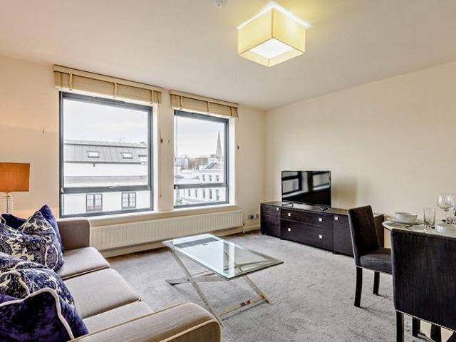 Apartment for rent in Brompton, Greater London