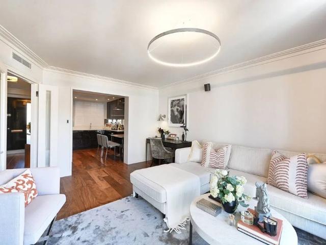 Apartment for rent in Brompton, Greater London
