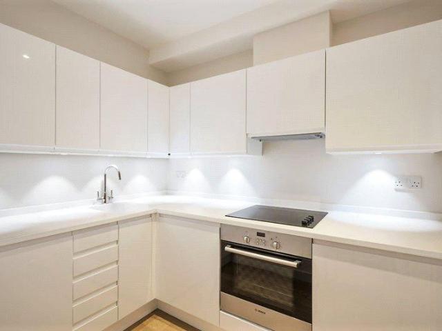 Apartment for rent in Brompton, Greater London