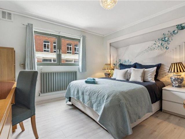 Apartment for rent in Brompton, Greater London