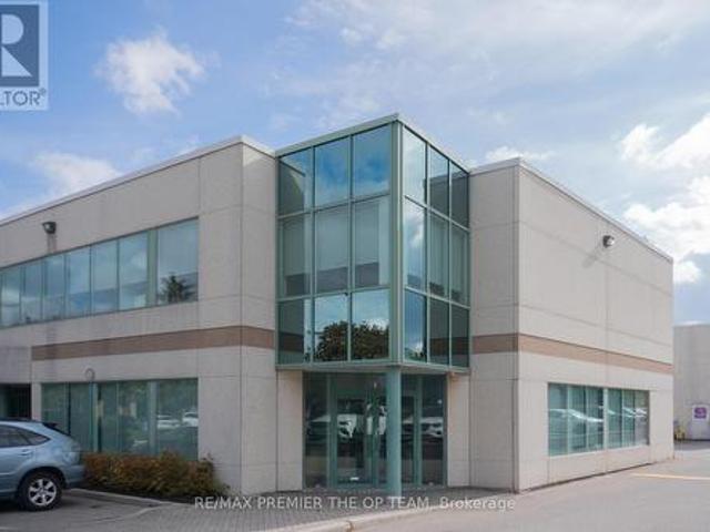 Commercial for rent in York, Ontario
