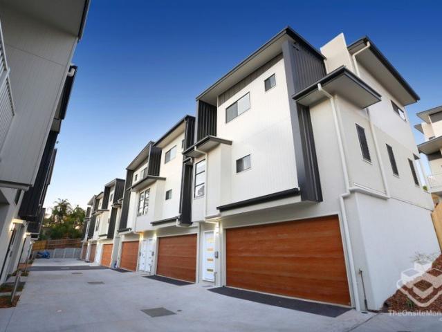 Townhouse for rent in Toombul, Queensland