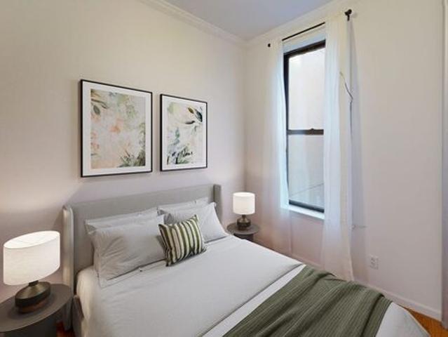 Room for rent in Arverne, New York