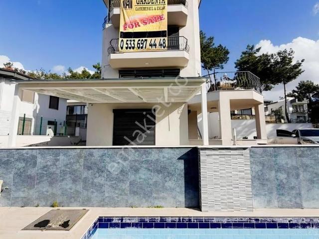 Kuşadasi, Aydin içerisinde satılık Villa