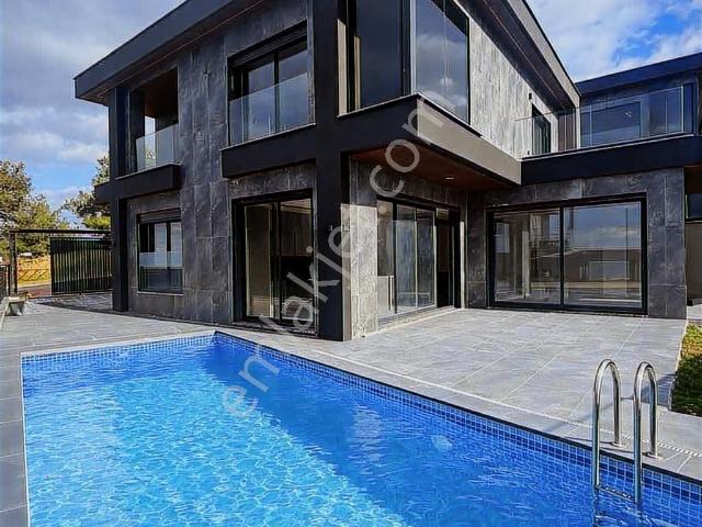 Kuşadasi, Aydin içerisinde satılık Villa