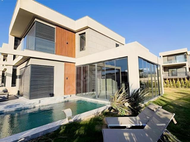 Kuşadasi, Aydin içerisinde satılık Villa