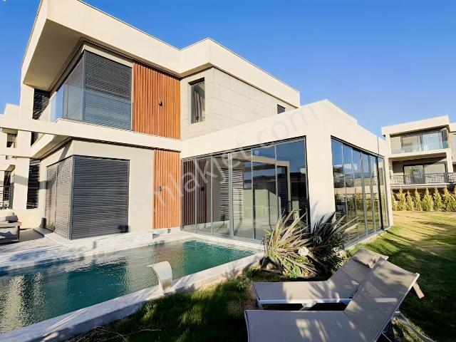 Kuşadasi, Aydin içerisinde satılık Villa