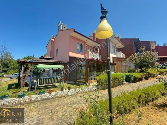 Akçakoca içerisinde satılık Villa