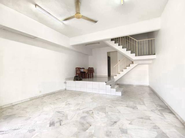 Terraced House for rent in Seri Kembangan, Majlis Bandaraya Subang Jaya
