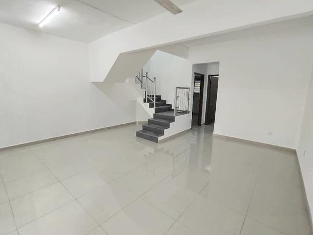 Terraced House for sale in Seri Kembangan, Majlis Bandaraya Subang Jaya