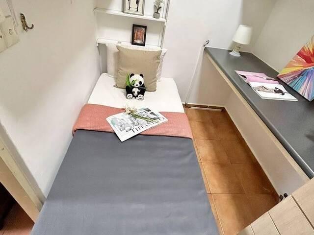 Room for rent in Tiong Bahru