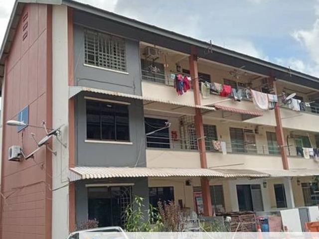 Flat for rent in Malaka