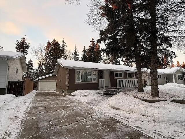 House for rent in Pineview, St. Albert