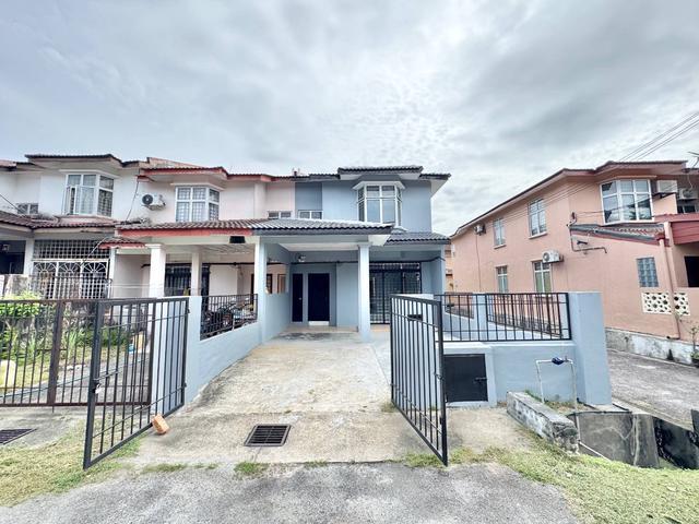 Terraced House for sale in Tanjong Sepat, Selangor