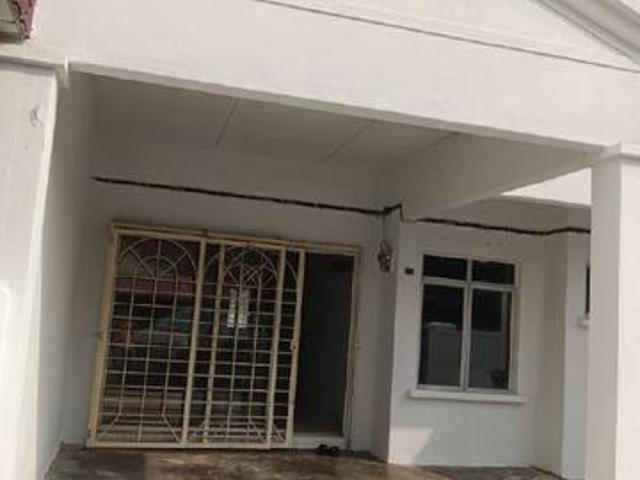 Terraced House for sale in Malaka
