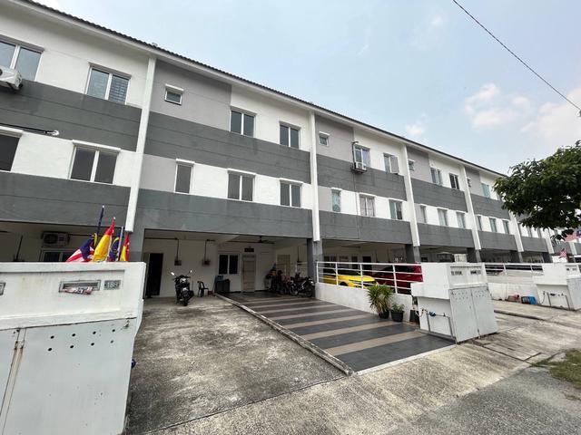 Townhouse for sale in Petaling, Alam Impian
