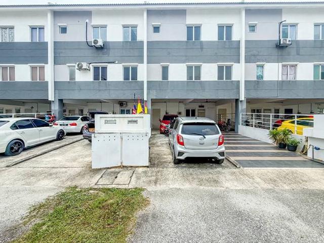 Townhouse for sale in Petaling, Alam Impian