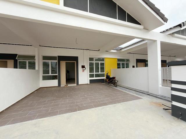 Terraced House for sale in Malaka