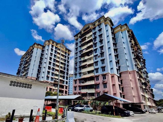 Apartment for sale in Kajang, Langat