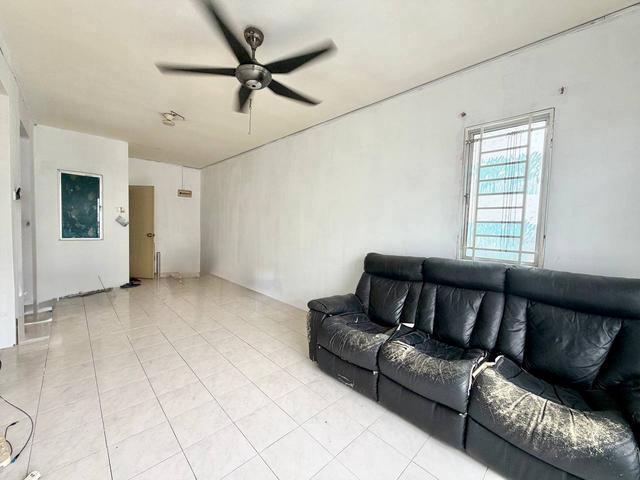 Apartment for sale in Seri Kembangan, Majlis Bandaraya Subang Jaya