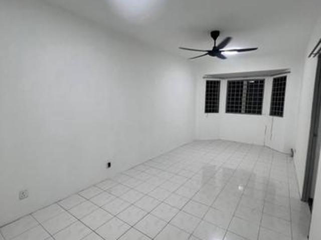 Apartment for sale in Petaling, Damansara Damai