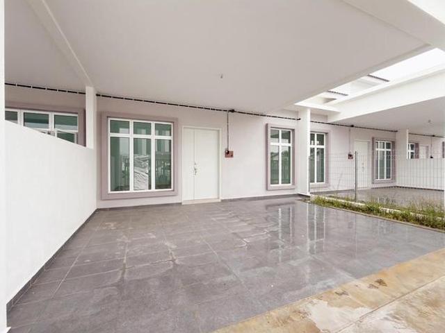 Terraced House for sale in Malaka