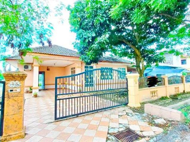 Bungalow for sale in Tanjong Sepat, Selangor