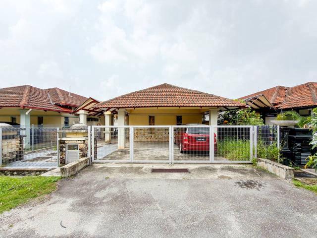 Bungalow for sale in Seremban