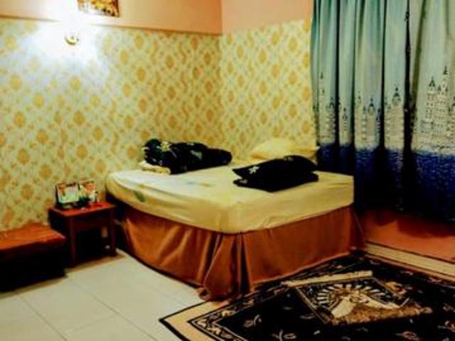 Condominium for sale in Malaka