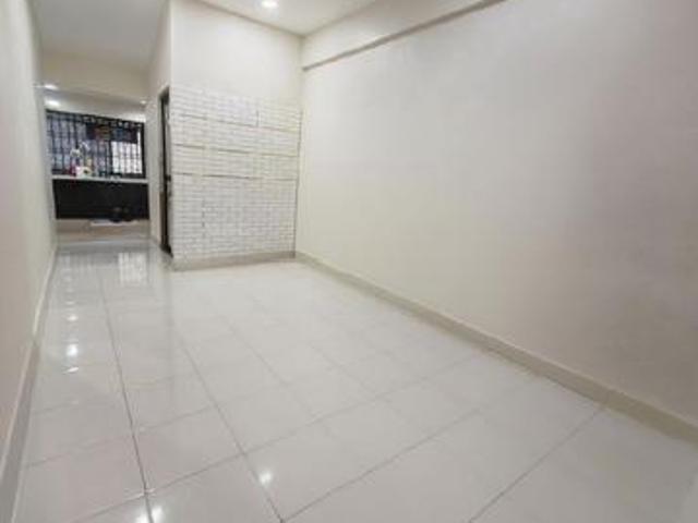 Terraced House for sale in Ulu Tiram, Johor