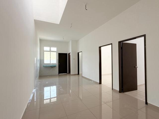 Terraced House for sale in Malaka