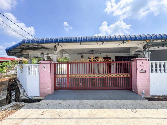 Terraced House for sale in Kuala Selangor, Selangor