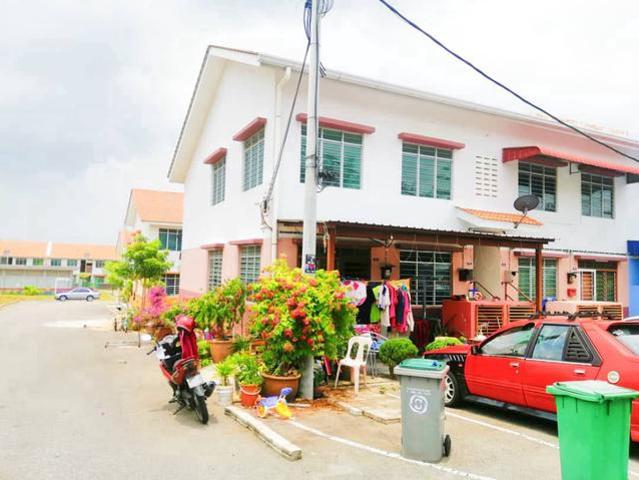Townhouse for sale in Malaka