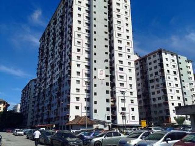 Apartment for sale in Petaling, Damansara Damai