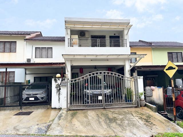 Terraced House for sale in Langat, Selangor