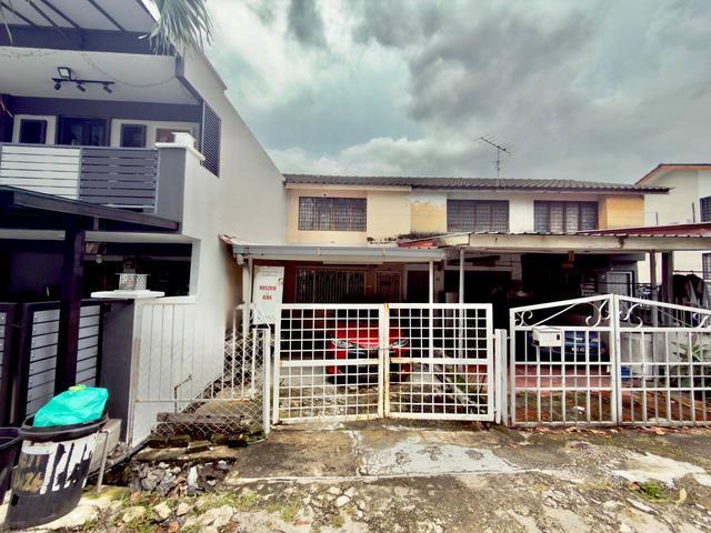 Terraced House for sale in Langat, Selangor