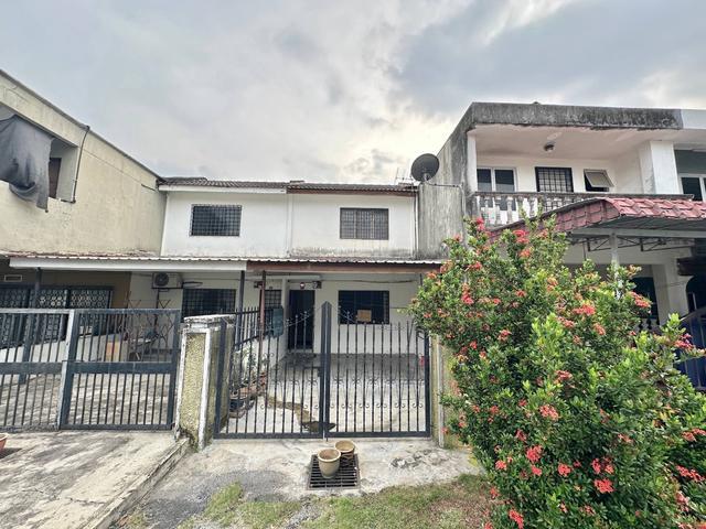 Terraced House for sale in Langat, Selangor