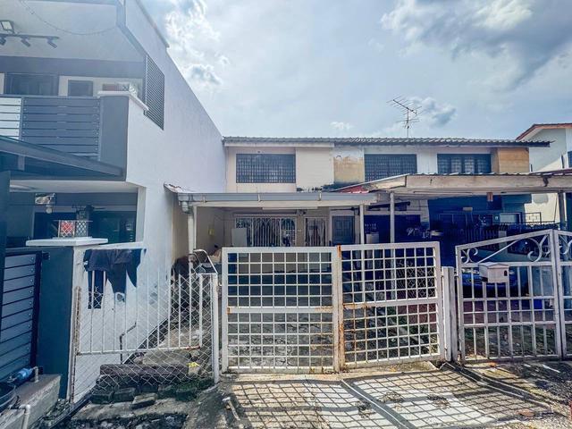Terraced House for sale in Langat, Selangor