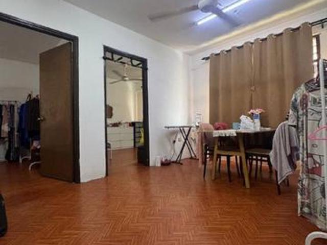 Flat for sale in Shah Alam, Petaling