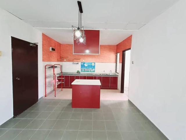 Flat for sale in Petaling, Subang Jaya