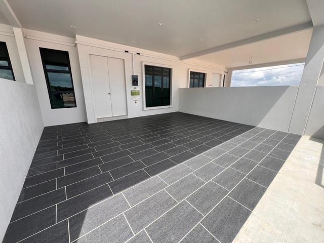Terraced House for sale in Malaka